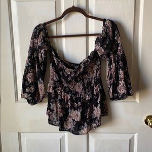 NWT LARGE American eagle off the shoulder top!